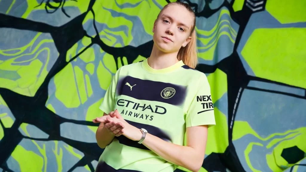 Puma и Манчестер Сити представили третий комплект формы 2022/2023
